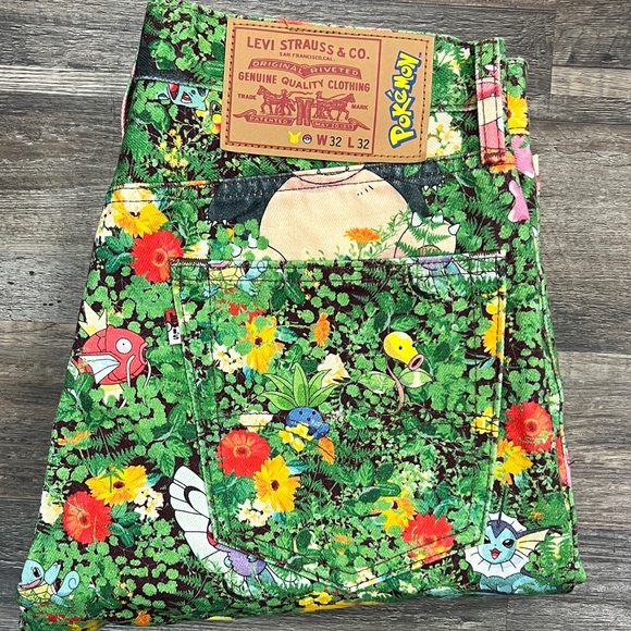 Levi's Pokemon Garden Denim Jeans Straight Size 32X32 - Picture 4 of 9